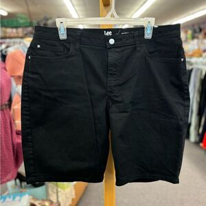 Lee ladies 16m midrise Bermuda  black shorts